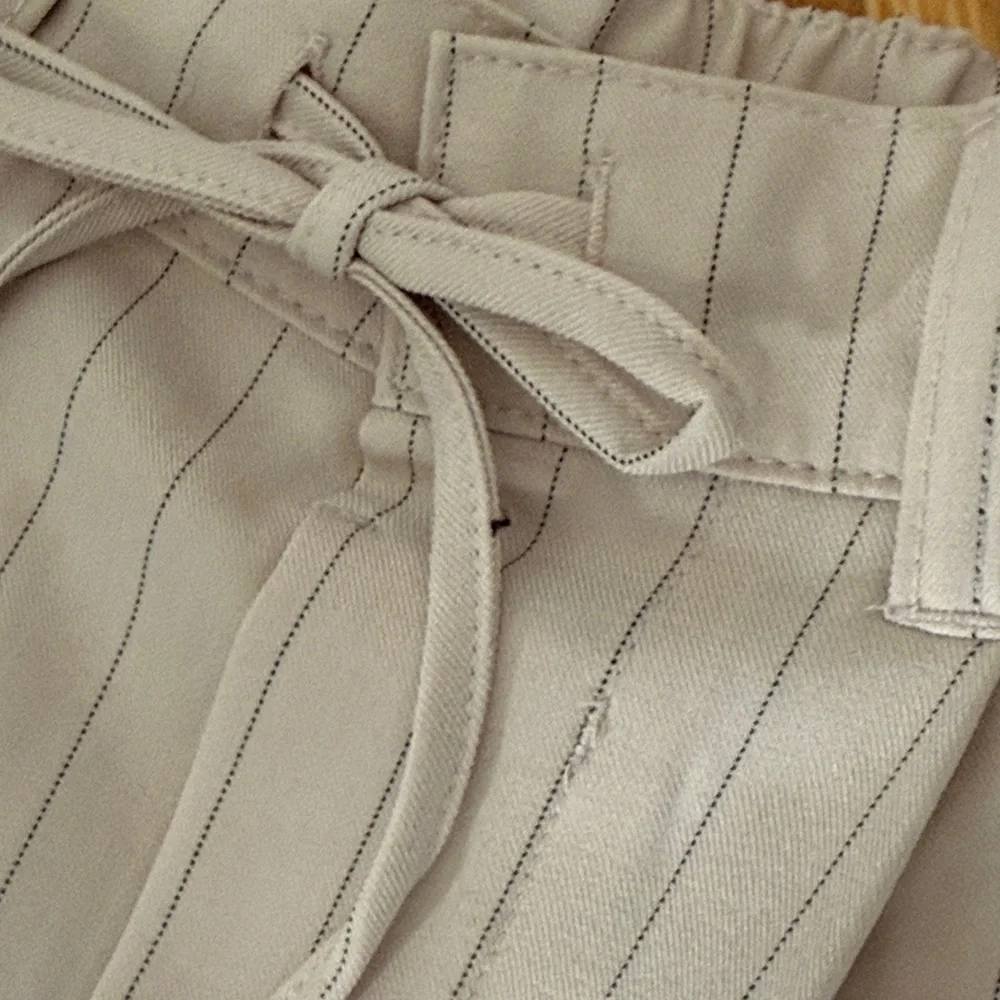 White Pinstripe Wide-Leg Pants - Picture 5 of 7